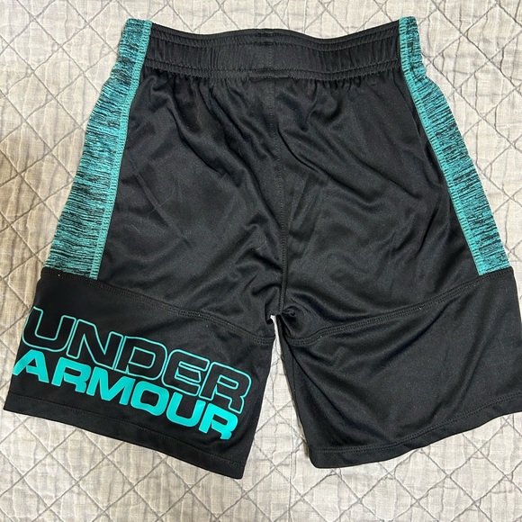 Under Armor boys shorts size 7 - Picture 4 of 4